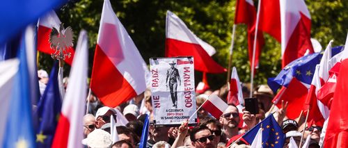 Europa: masowe protesty w Polsce po ustawie antyopozycyjnej