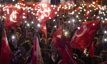 picture alliance / AP | Khalil Hamra